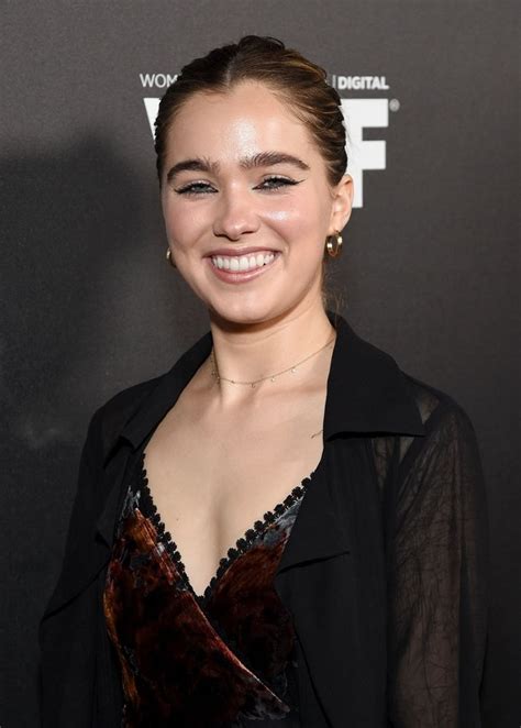 Haley Lu Richardson : r/CelebsBootyTreasure